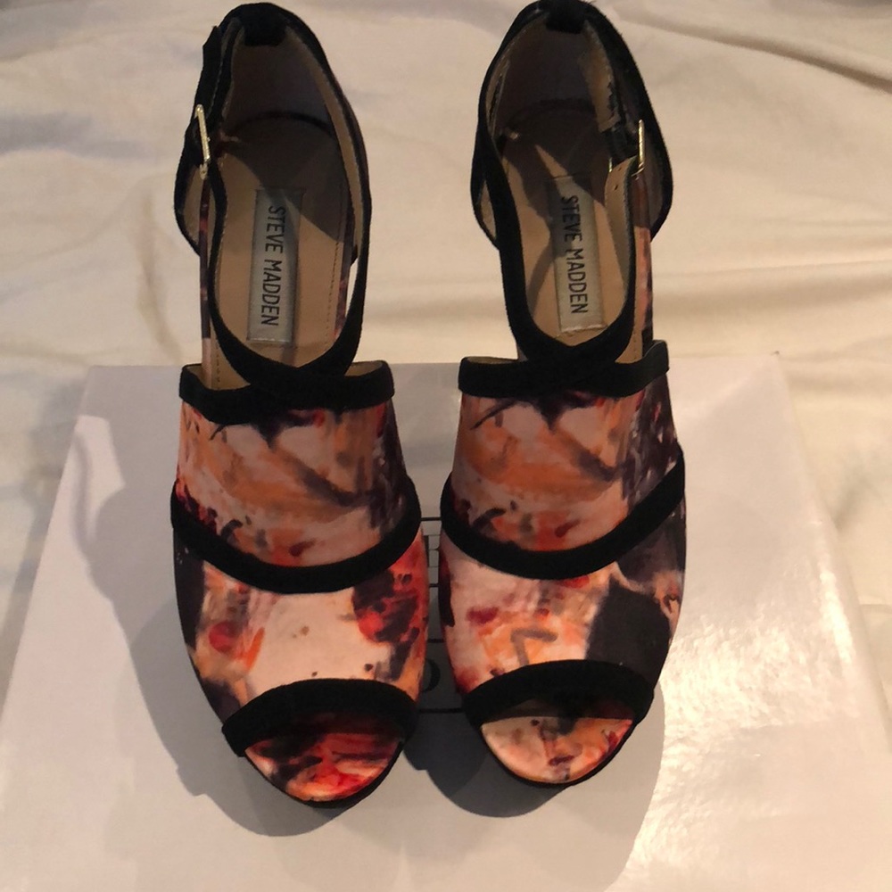 Heels - Picture 2 of 4